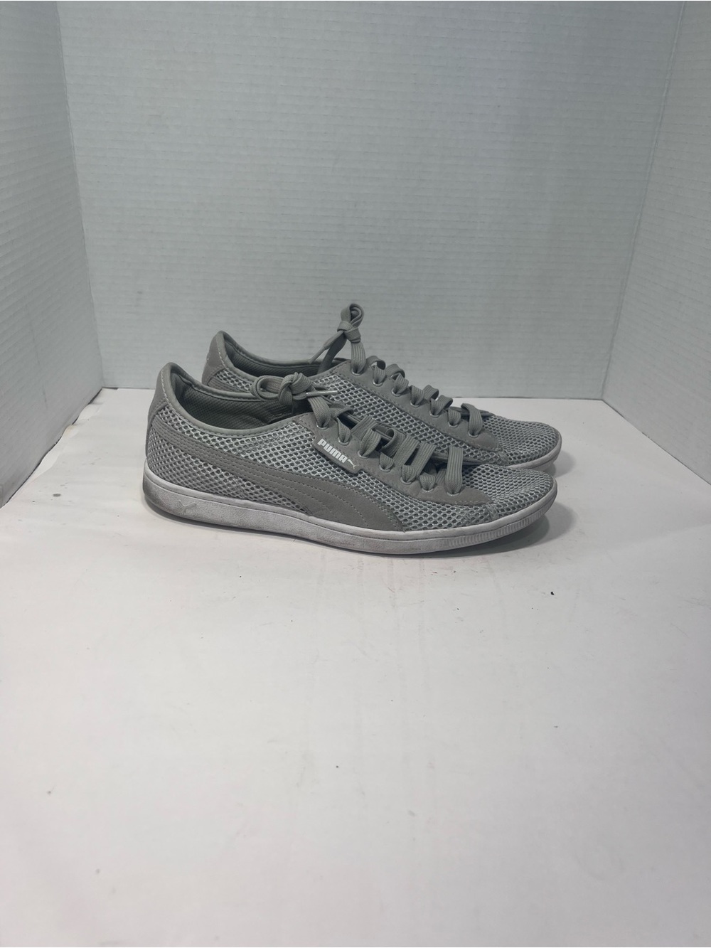 Puma Men’s Light Grey Mesh Low-Top Sneakers